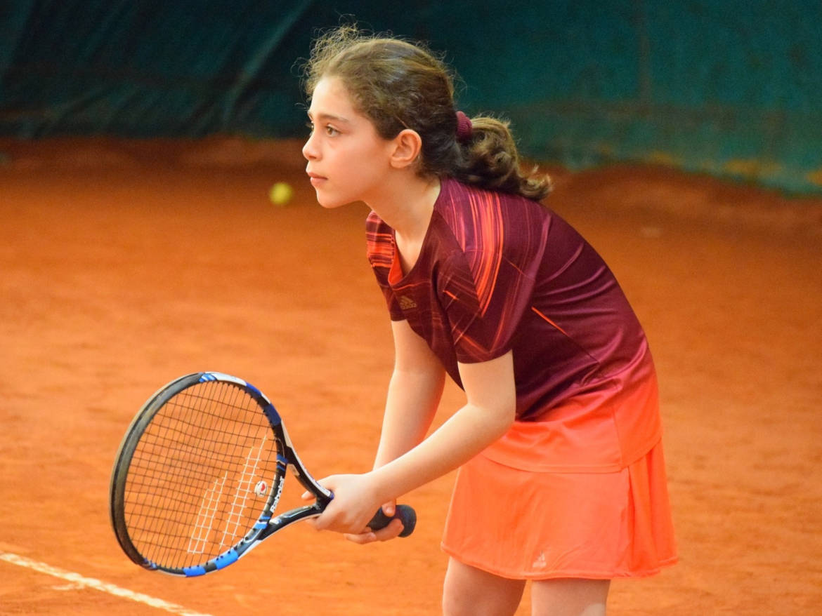 Tennis Jugend TSV Rottenbauer Mädchen spielt Tennis