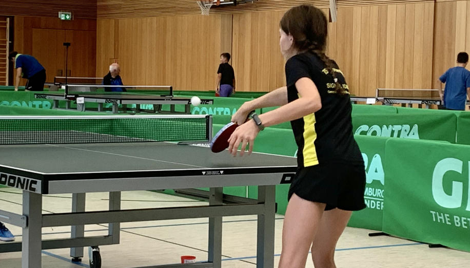 Yola spielt Tischtennis bei den Top Spielern in Bayern ihrer Altersklasse